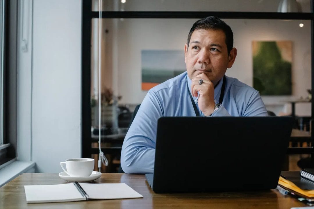 Job Hugging Beat Job Hopping. It's Costing You the Raise You'd Get by Leaving